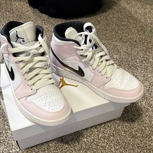 Nike Air Jordan 1 Mid